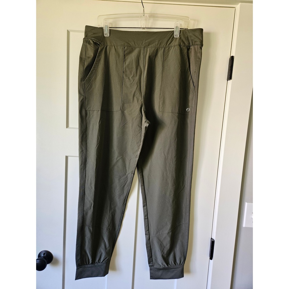 The American Outdoorswoman olive green jogger EUC size XL